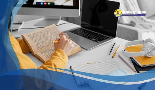 Featured image for: Học Ngôn Ngữ Anh Online: Cẩm Nang Chinh Phục Bằng Cử Nhân Cho Người Bận Rộn [2025]