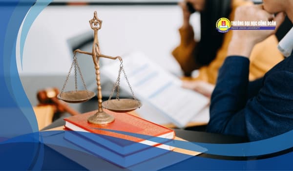 Featured image for: Việc Làm Ngành Luật: Cơ Hội Ra Sao? Có Đa Dạng & Dễ Xin Việc Không?